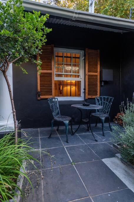 Snug Haven * Cape Town